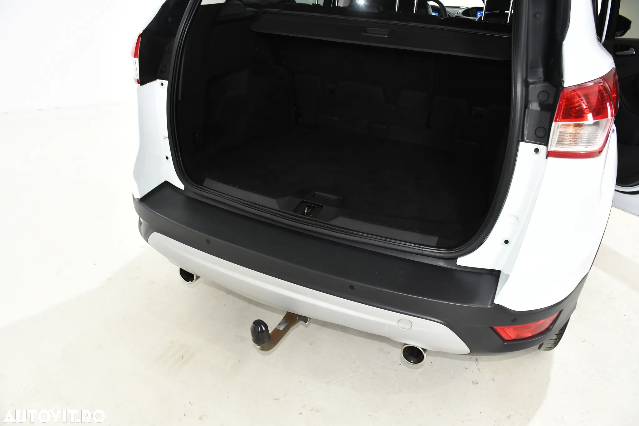 Ford Kuga 2.0 TDCi 2WD Titanium - 24