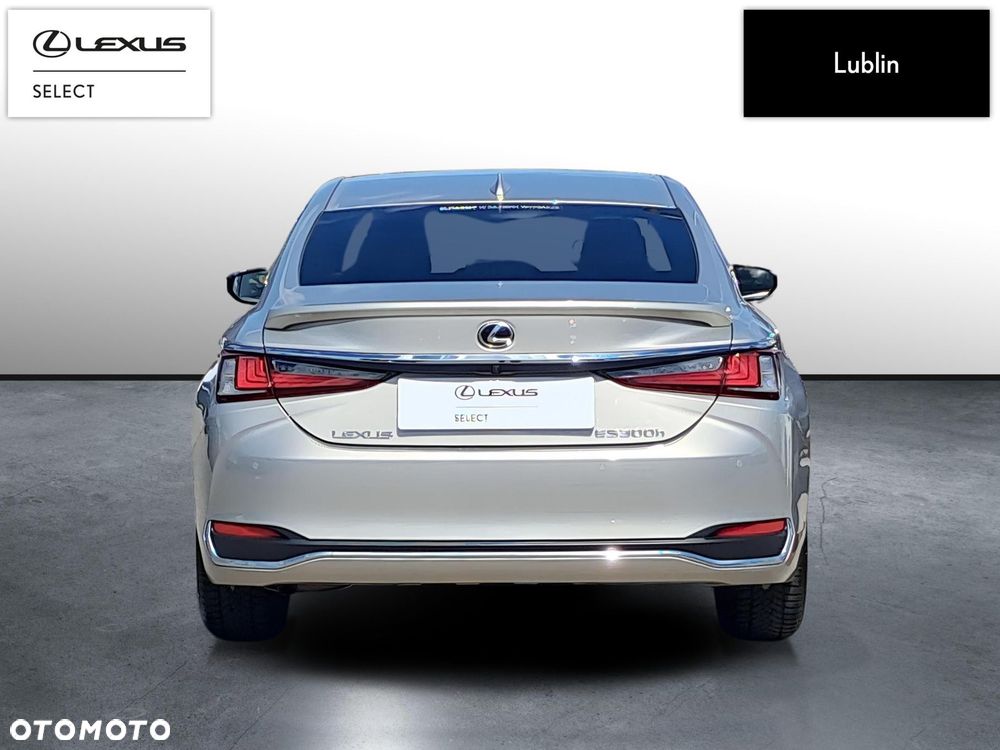 Lexus ES - 4