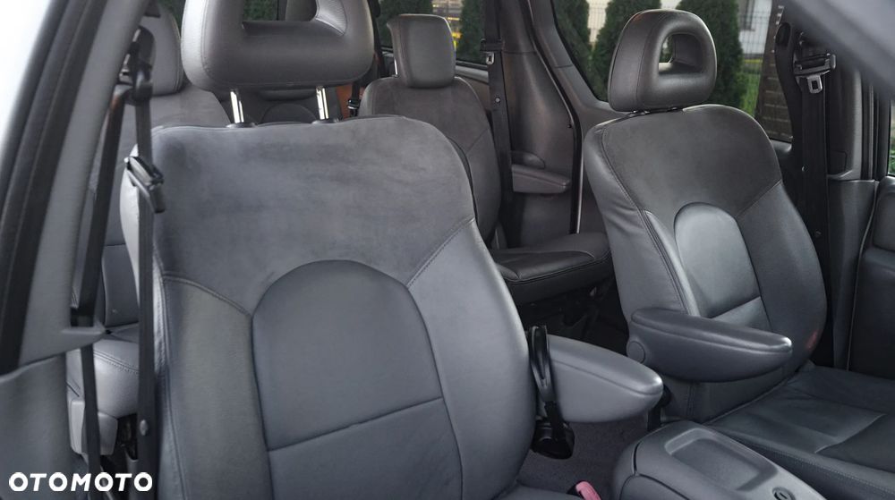 Chrysler Grand Voyager 3.3L LX - 25