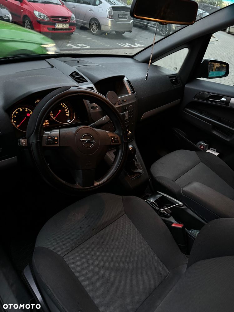 Opel Zafira 1.8 Cosmo - 12