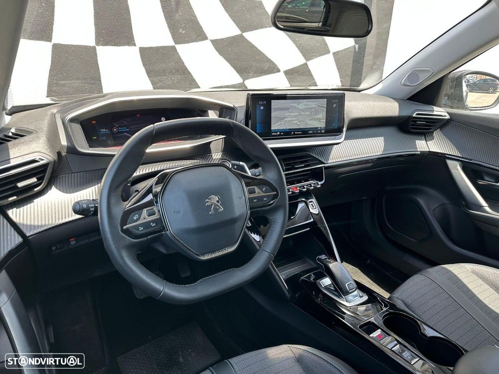 Peugeot 2008 1.5 BlueHDi Allure EAT8 - 4