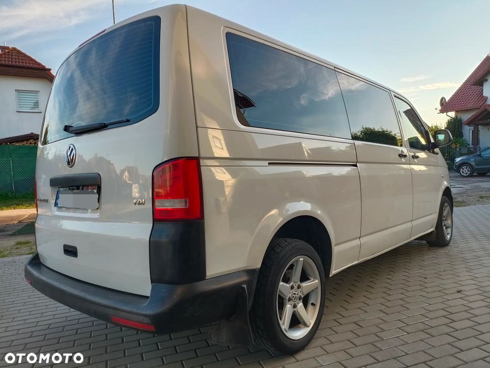 Volkswagen Caravelle - 9