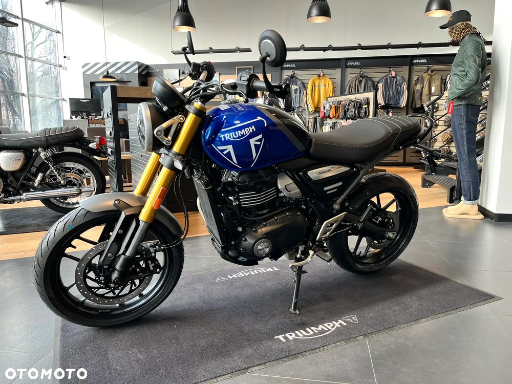 Triumph Inny - 3