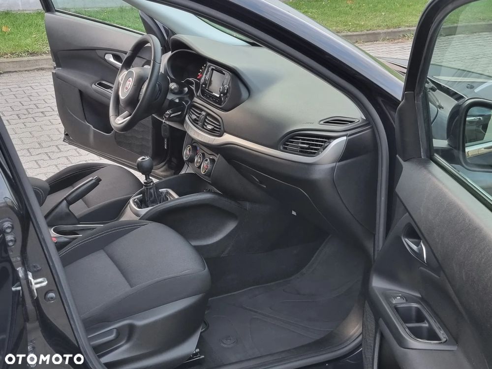 Fiat Tipo 1.6 MultiJet 16v Sport - 19