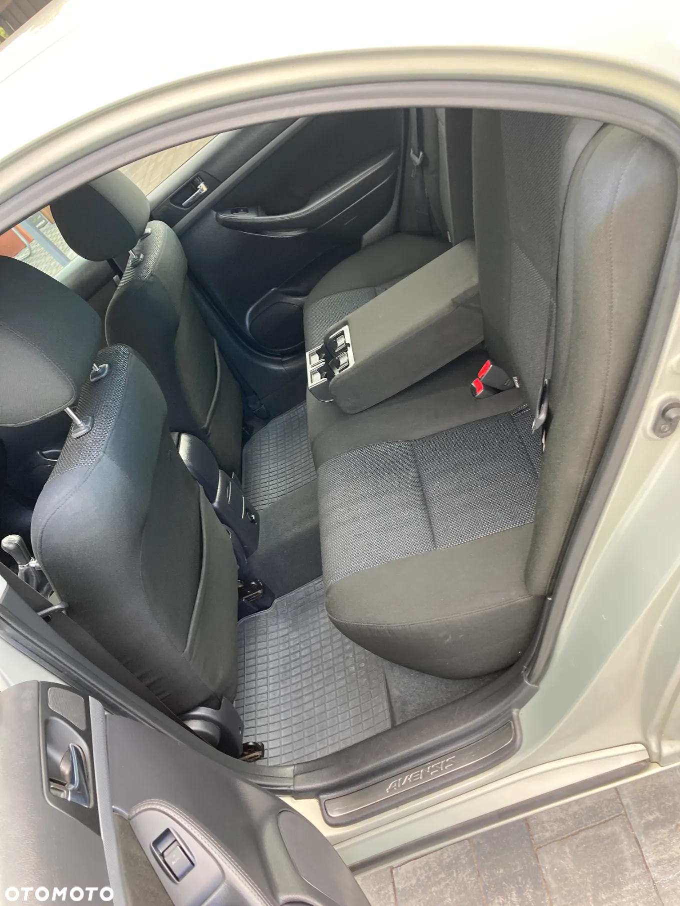 Toyota Avensis 1.8 VVT-i Sol - 13