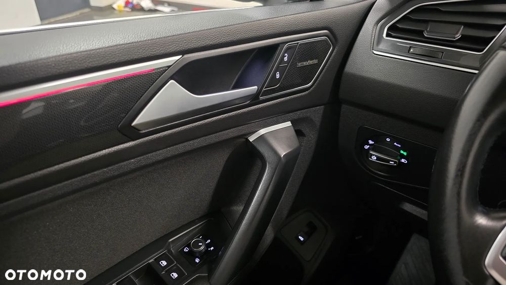Volkswagen Tiguan 2.0 TSI 4Mot Elegance DSG - 26