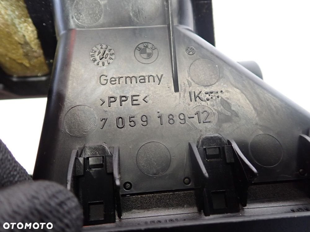 KRATKA NAWIEWU ŚRODKOWA BMW E87 - 8