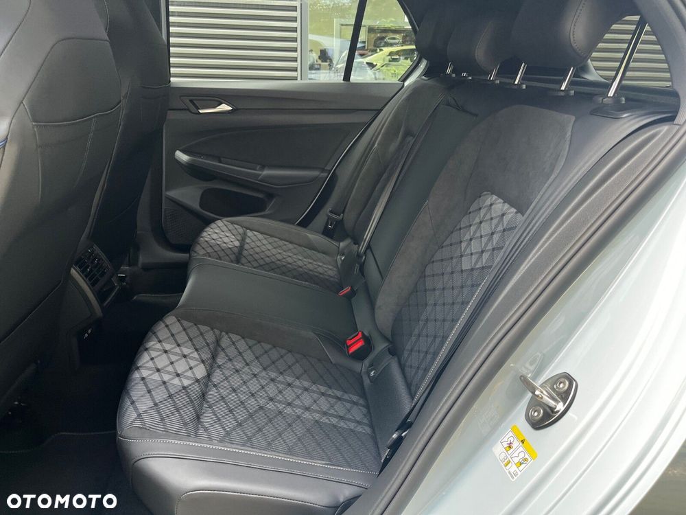 Volkswagen Golf 1.5 eTSI mHEV R-Line Plus DSG - 18