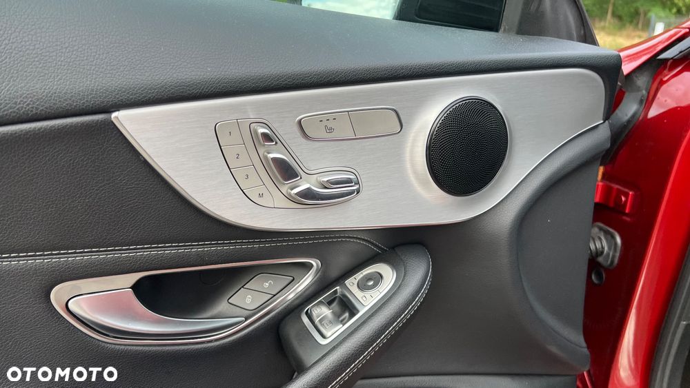 Mercedes-Benz Klasa C 300 9G-TRONIC AMG Line - 16