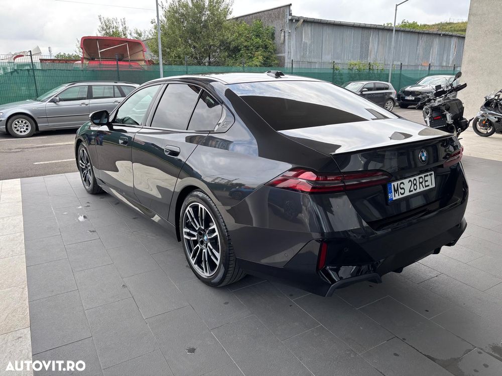 BMW Seria 5 520i AT MHEV - 3