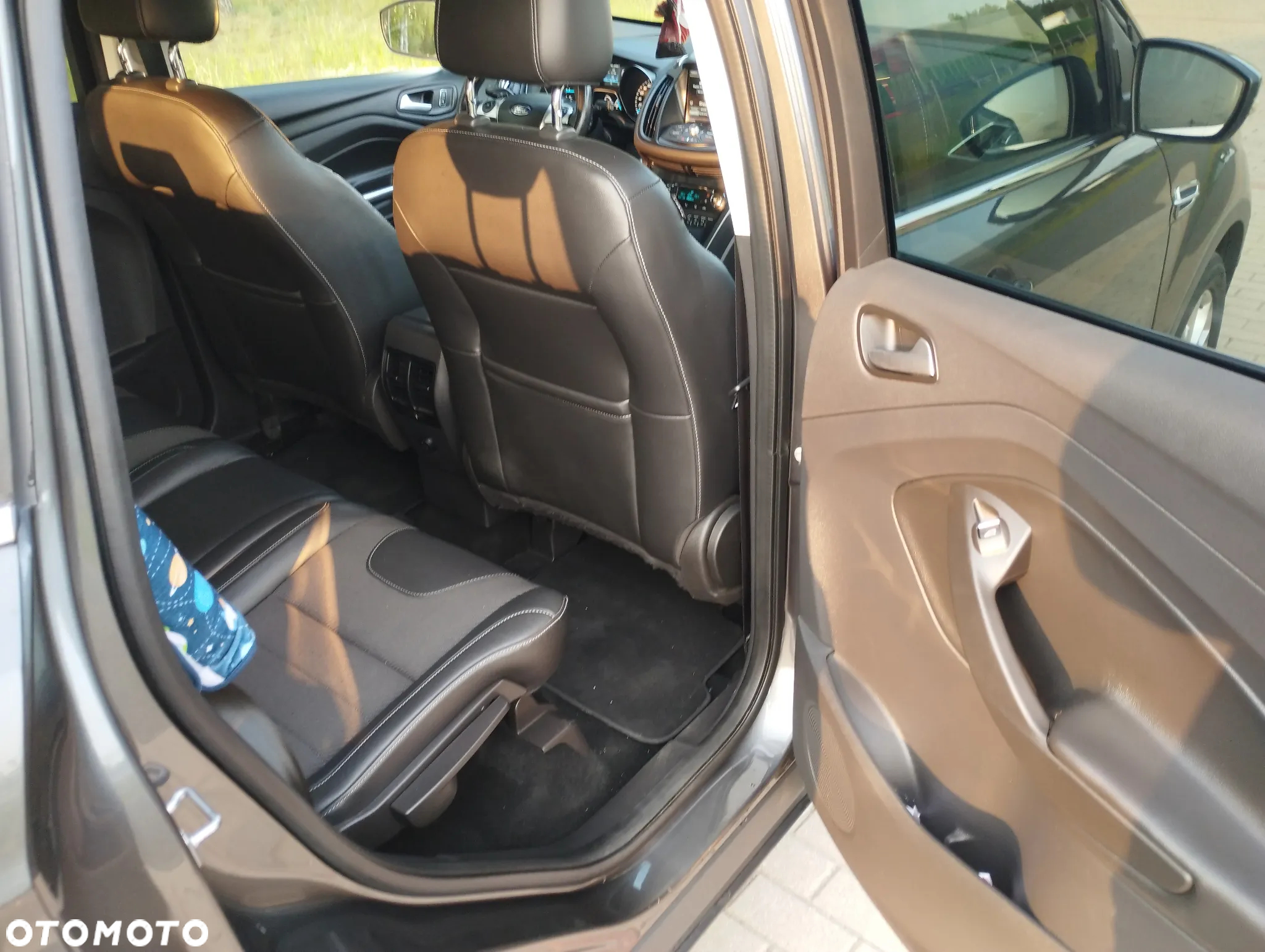 Ford Kuga 2.0 TDCi 2x4 Titanium - 11