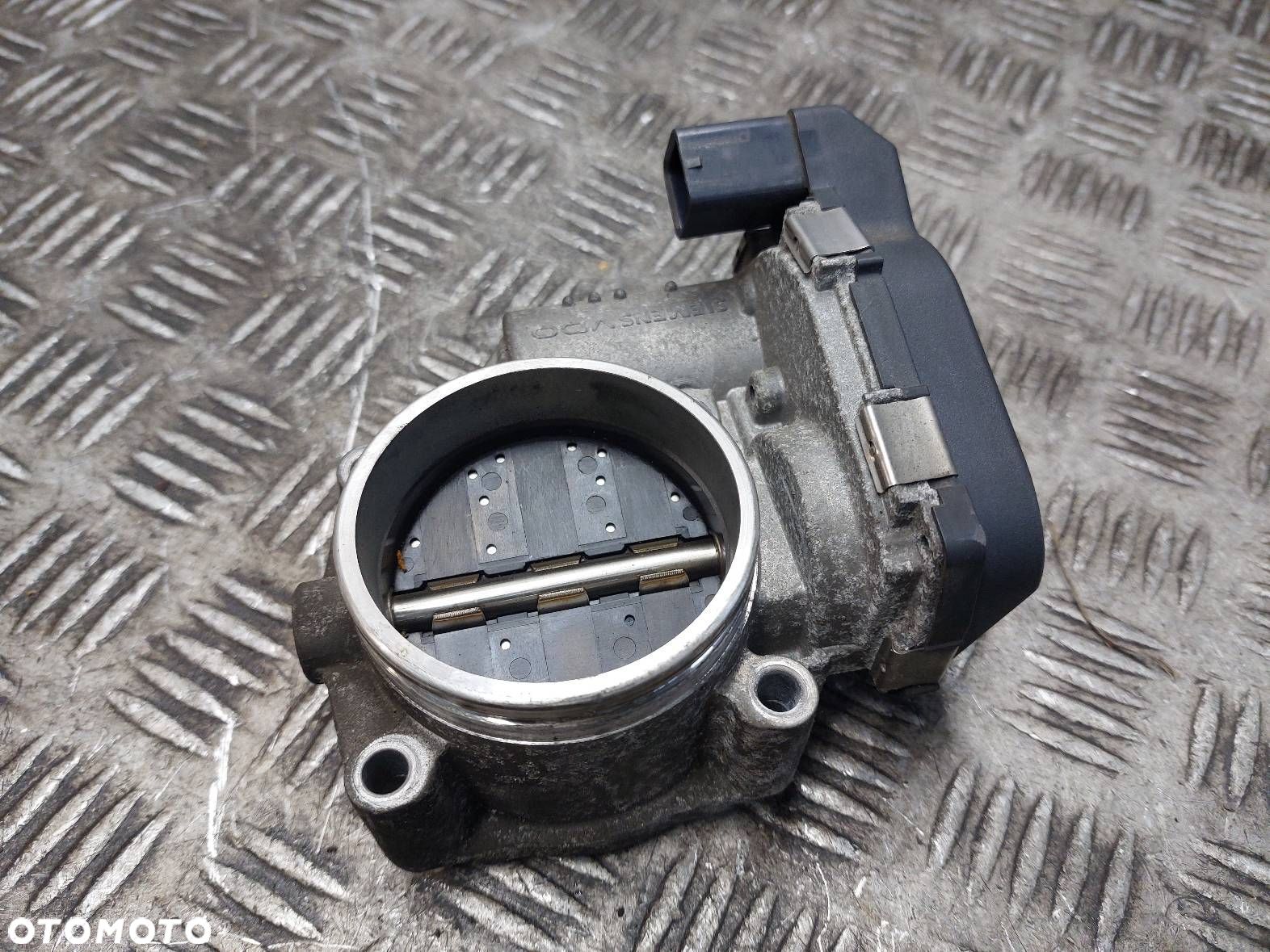 PRZEPUSTNICA BMW E90 E91 318i 2.0 16V 7561066 - 1