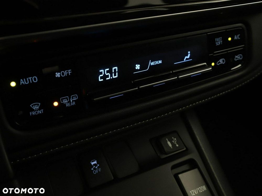 Toyota Auris Hybrid 135 Comfort - 27