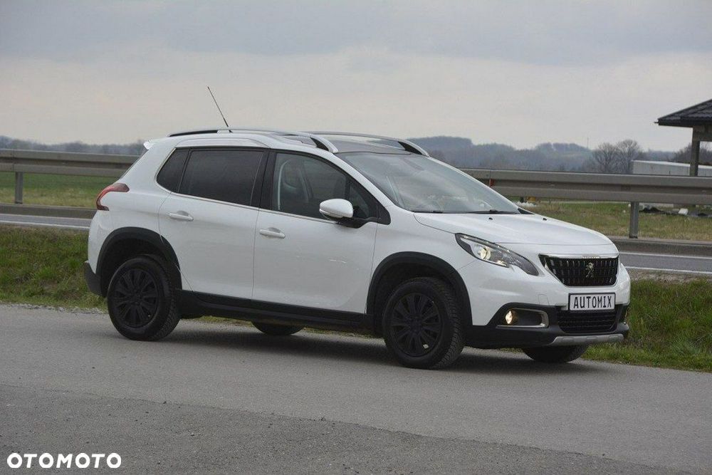Peugeot 2008 1.6 BlueHDi Allure S&S - 12