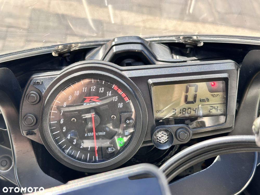 Suzuki GSX-R - 15