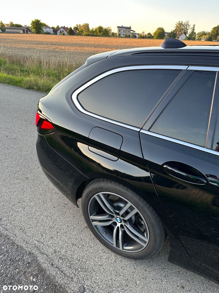 BMW Seria 5 520d xDrive mHEV Luxury Line sport - 7