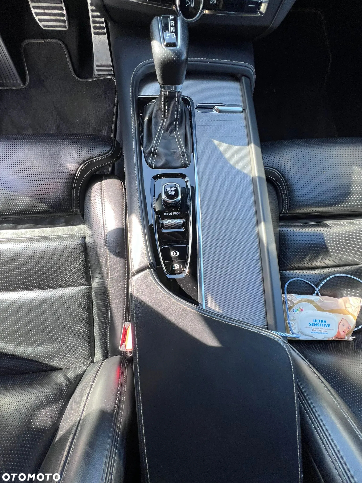 Volvo V90 D5 SCR AWD R-Design - 18