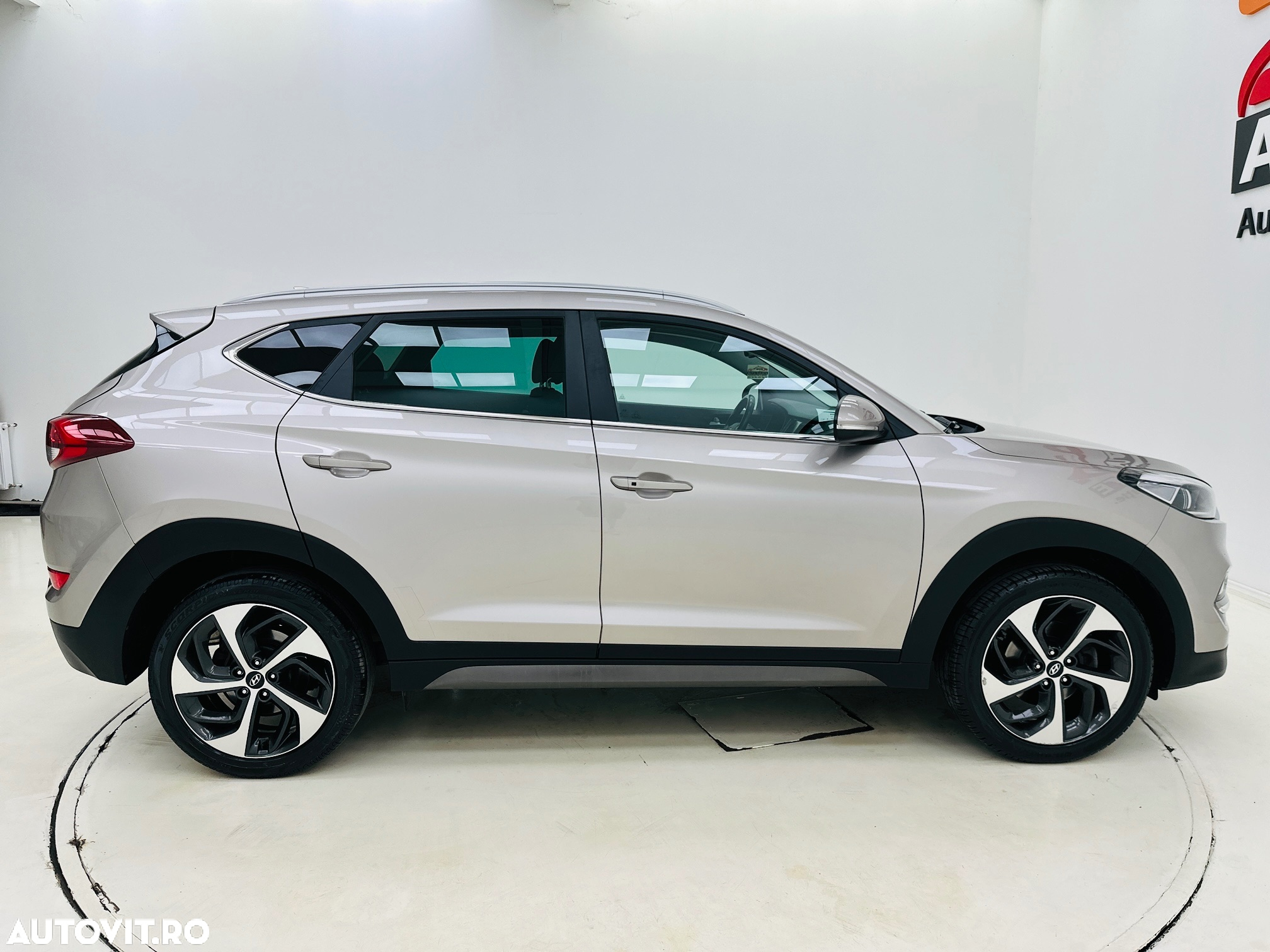 Hyundai Tucson - 10