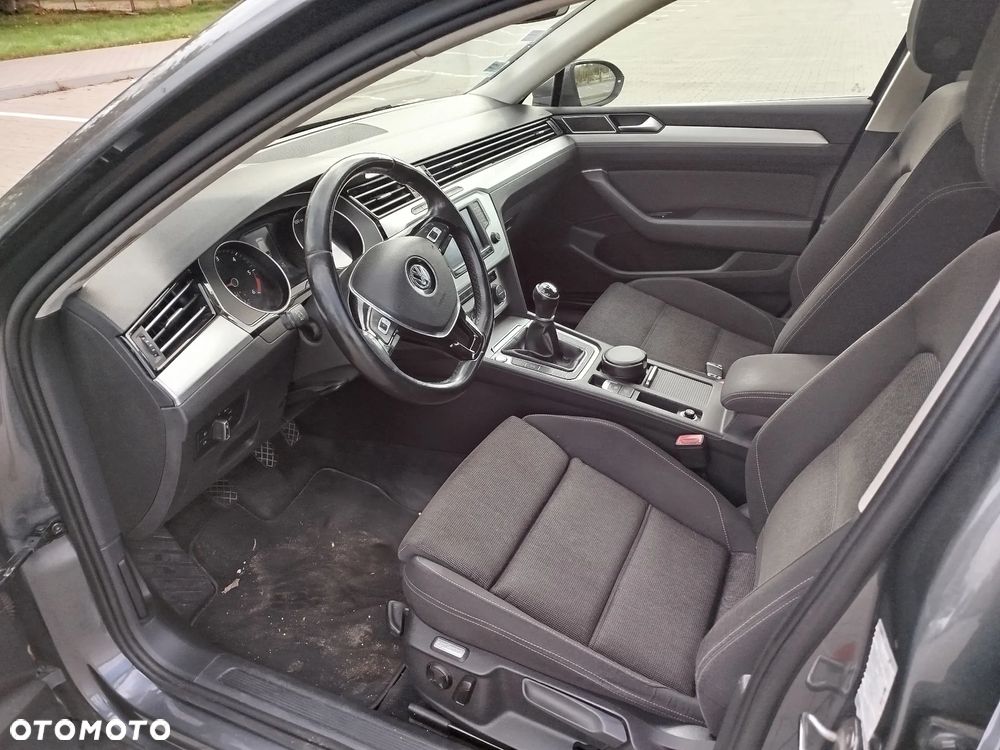 Volkswagen Passat Variant 1.6 TDI (BlueMotion Technology) Comfortline - 19
