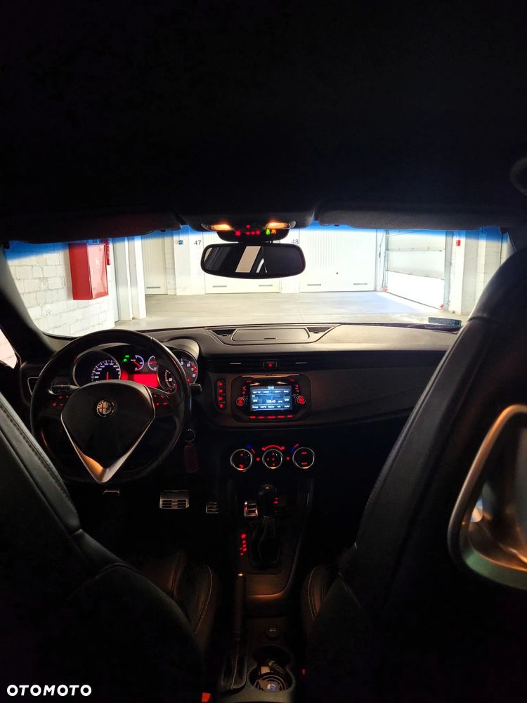 Alfa Romeo Giulietta 1.8 TBi 16V TCT Quadrifoglio Verde - 11