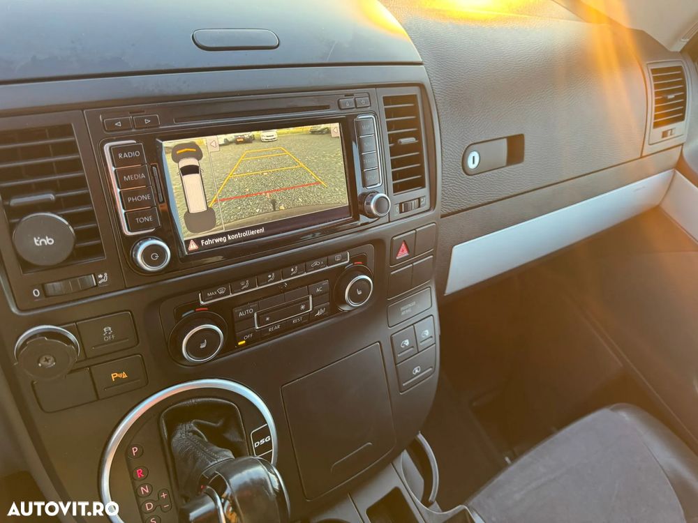 Volkswagen Multivan - 10