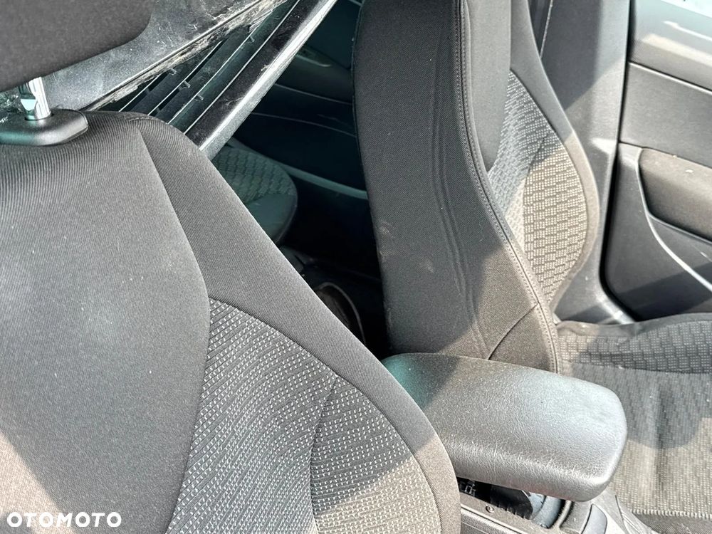 Peugeot 308 1.6 HDI kod silnika 9H2 Kod lakieru KTVD - 12