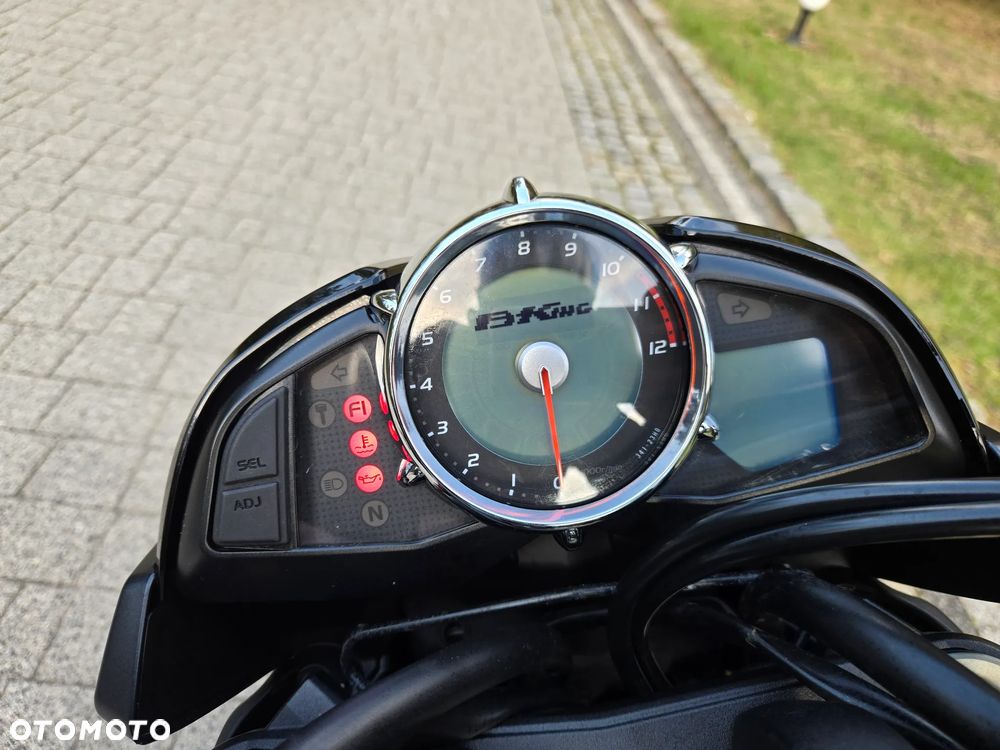 Suzuki GSX - 22