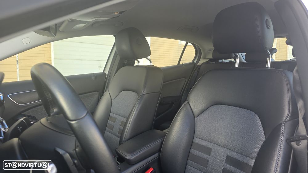 Mercedes-Benz GLA 200 CDi Urban Aut. - 14
