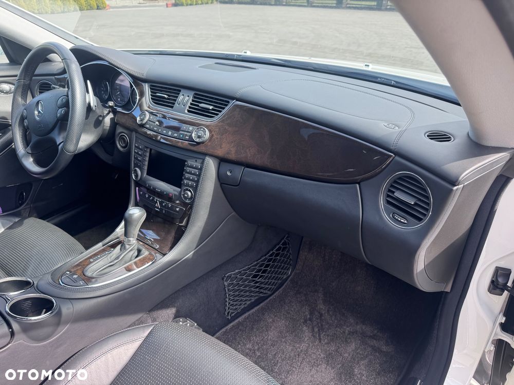 Mercedes-Benz CLS - 22