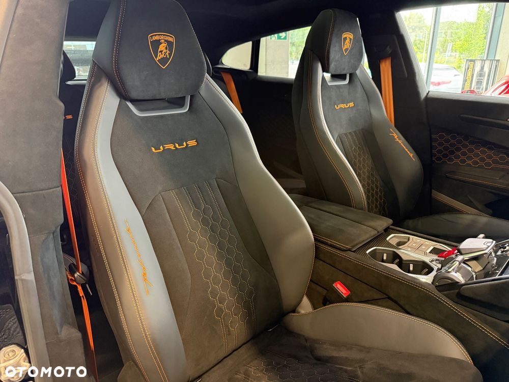 Lamborghini Urus - 14