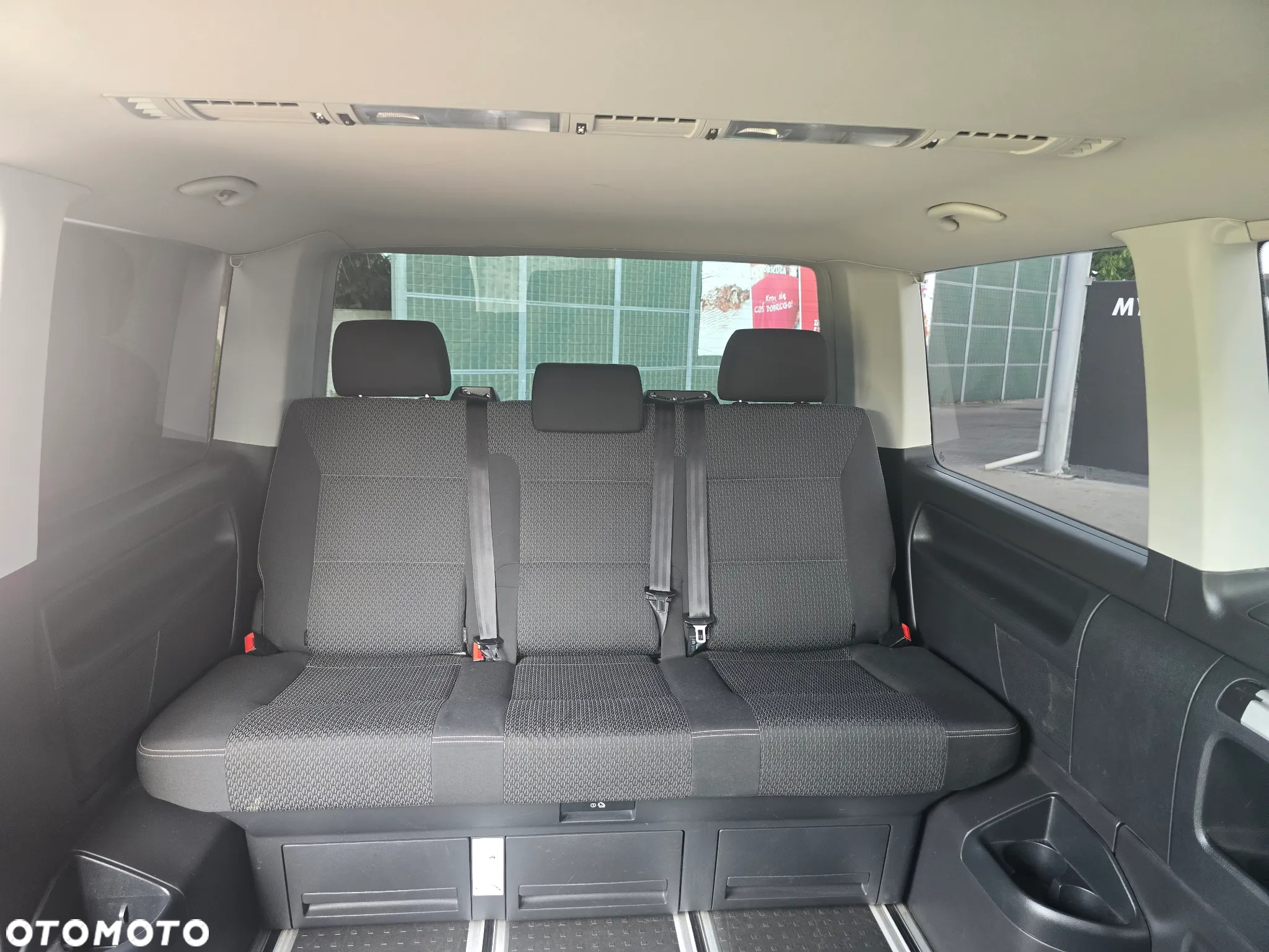 Volkswagen Multivan - 9
