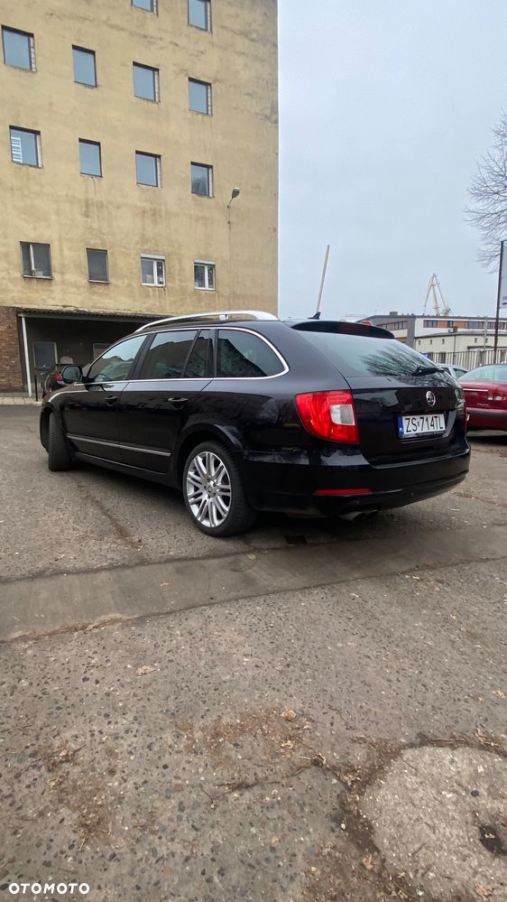 Skoda Superb 2.0 TDI DSG FAMILY - 8
