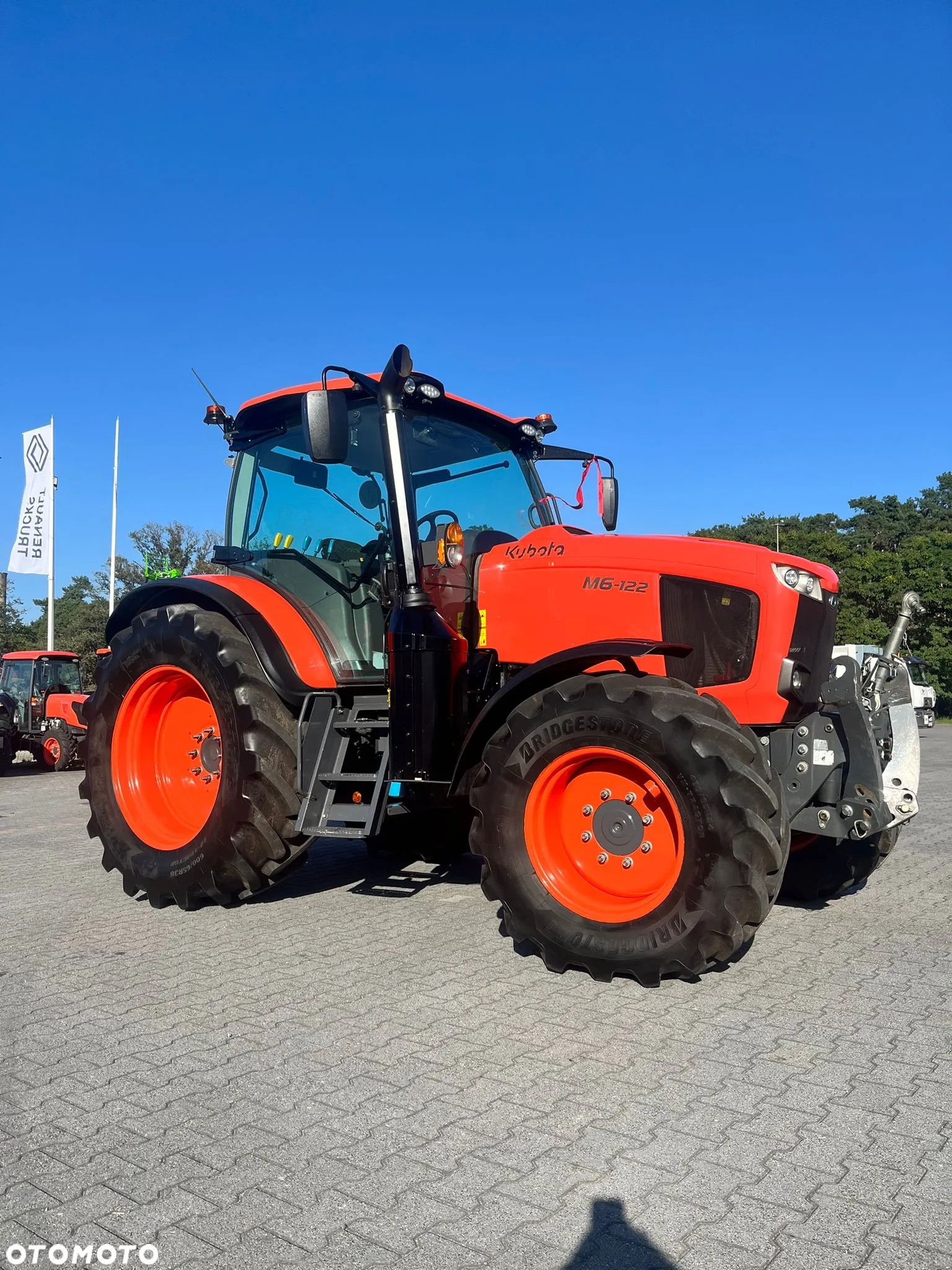 Kubota M6122 - 6