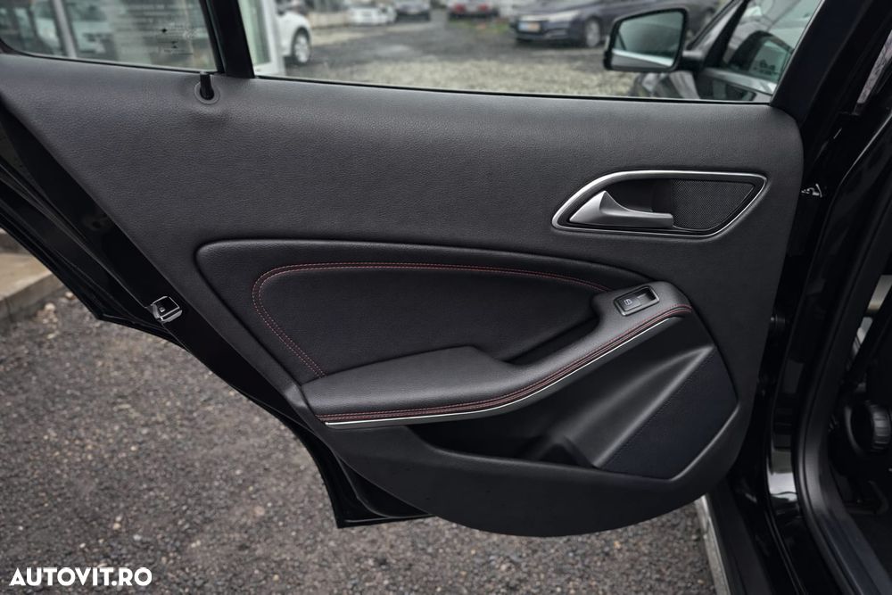 Mercedes-Benz GLA 200 - 21