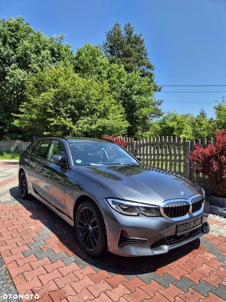 BMW Seria 3 330e xDrive Sport Line - 3
