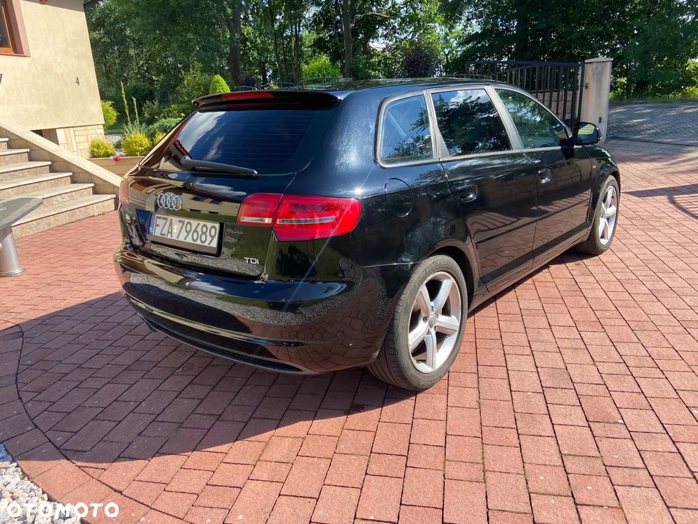 Audi A3 Sportback 1.6 TDI DPF Ambiente - 5