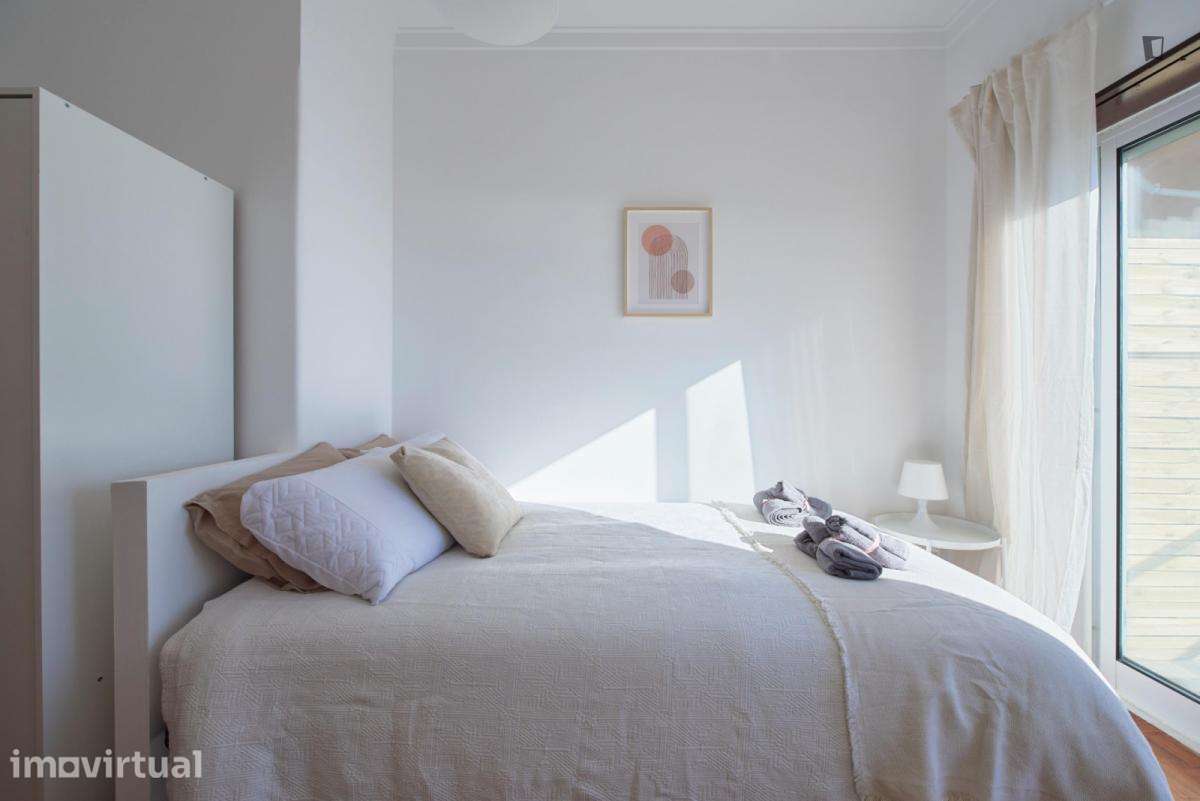 Quarto - localizado em Almada Lisbon - Grande imagem: 4/60