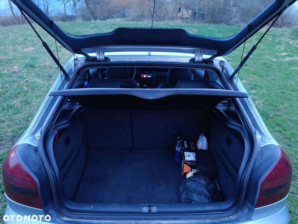 Audi A3 3-drzwiowe 1.6 Attraction - 20