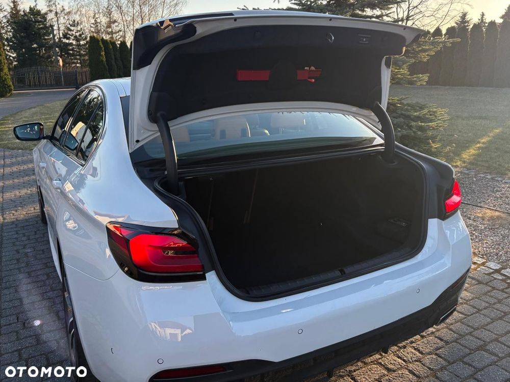 BMW Seria 5 520d M Sport - 22