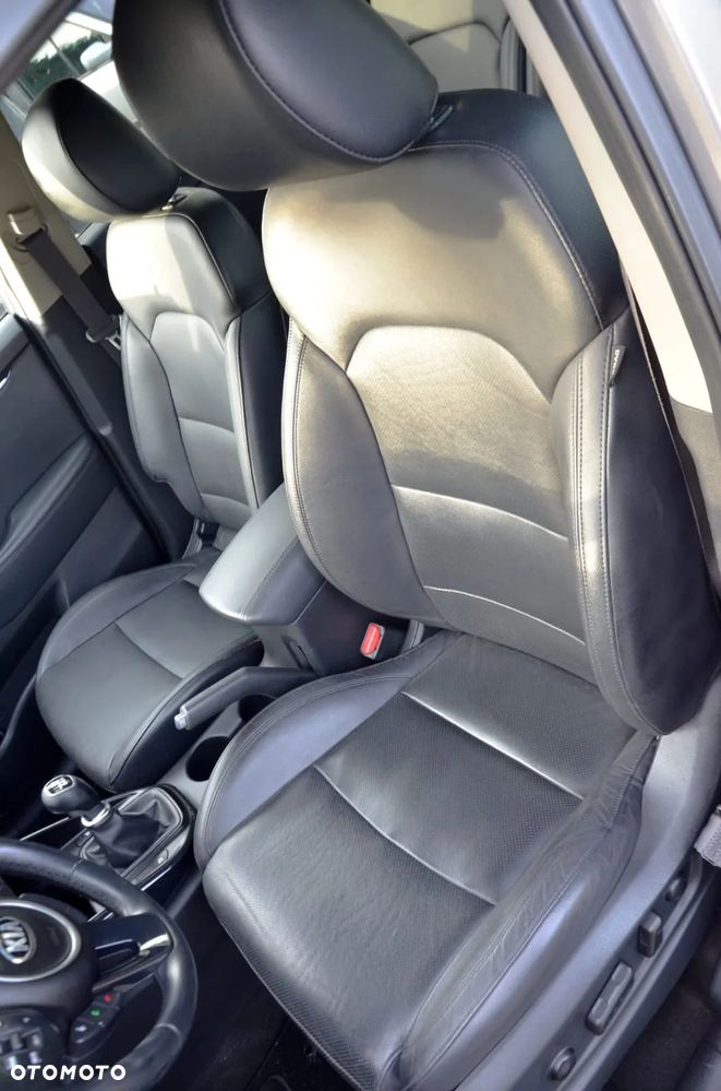 Kia Carens 1.7 CRDi XL 7os - 32