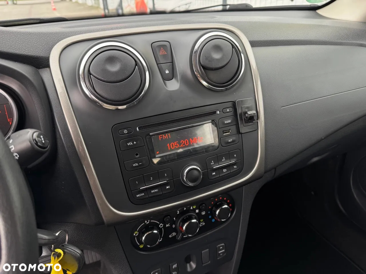 Dacia Logan MCV 1.2 16V 75 Ambiance - 28