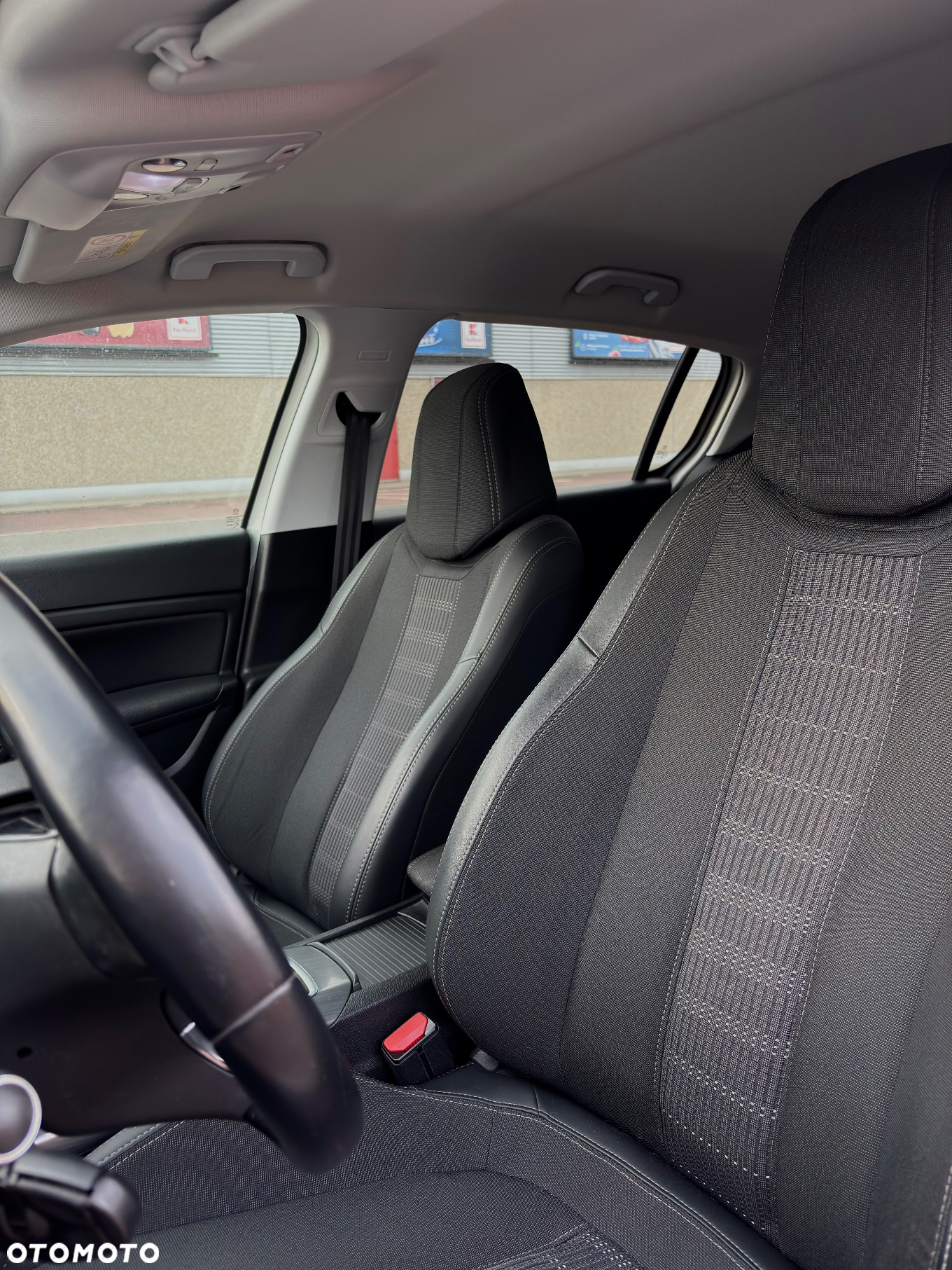 Peugeot 308 1.2 PureTech GPF Allure S&S - 17