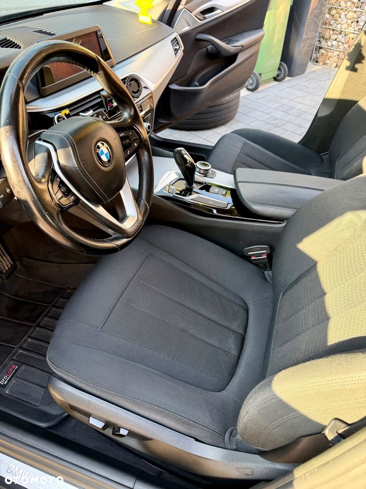 BMW Seria 5 525d - 9