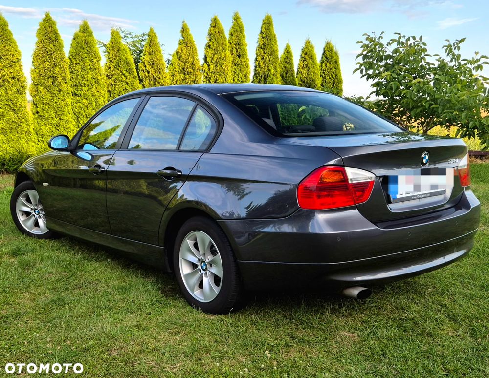 BMW Seria 3 318i - 5