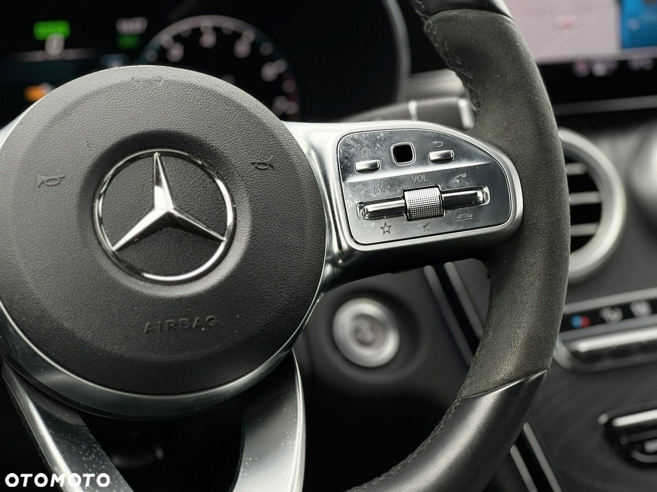 Mercedes-Benz Klasa C 300 T 9G-TRONIC Night Edition - 11
