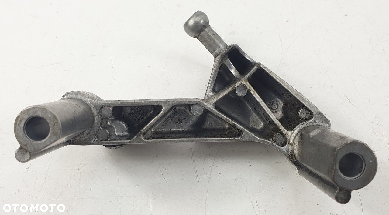 ŁAPA SILNIKA MERCEDES W203 2.2 CDI A6460160038 - 3
