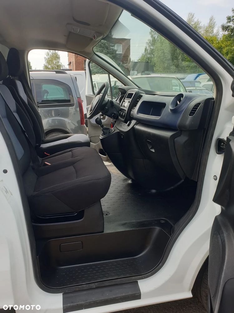Opel vivaro - 12