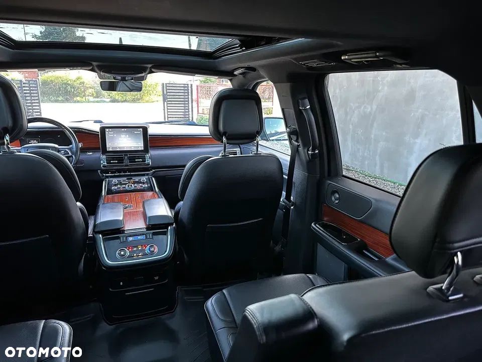Lincoln Navigator - 32