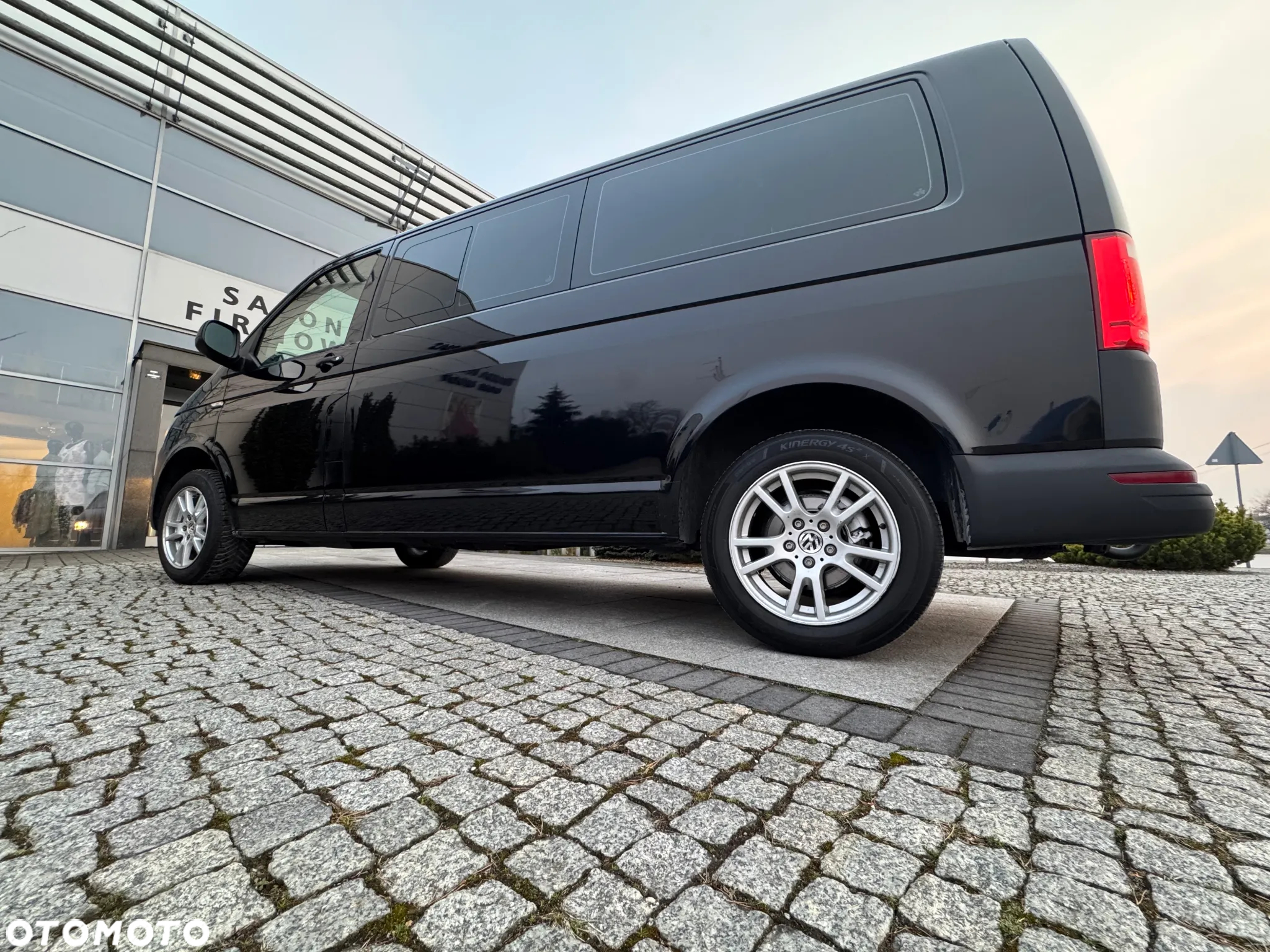 Volkswagen Transporter Caravelle T6.1 Lang Comfortline - 9