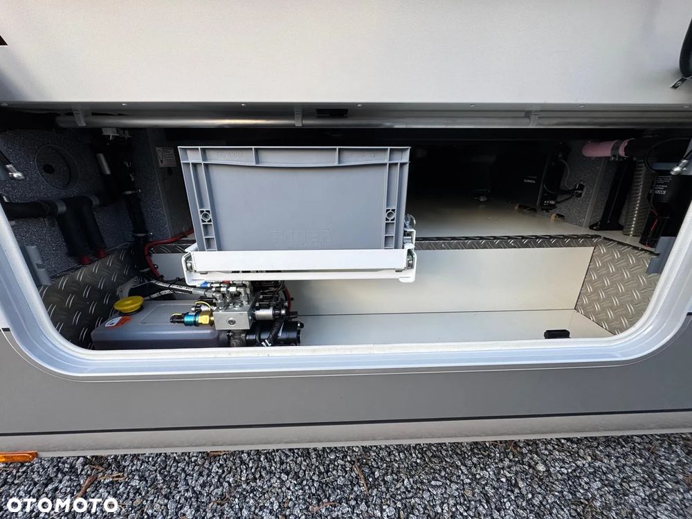 Carthago Liner for Two Iveco I 53L - 6